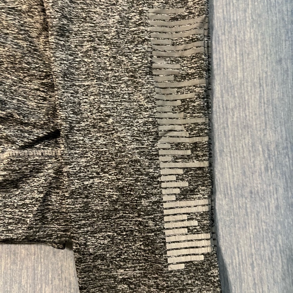 2/$25 Kimberly C Athletic Leggings with Reflective Leg Design Women’s Sz Medium